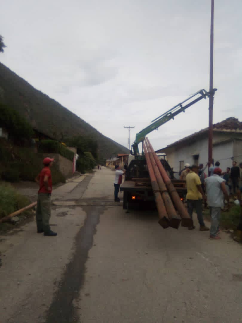 Jehyson Guzmán recuperó servicio eléctrico en comunidades del municipio Sucre
