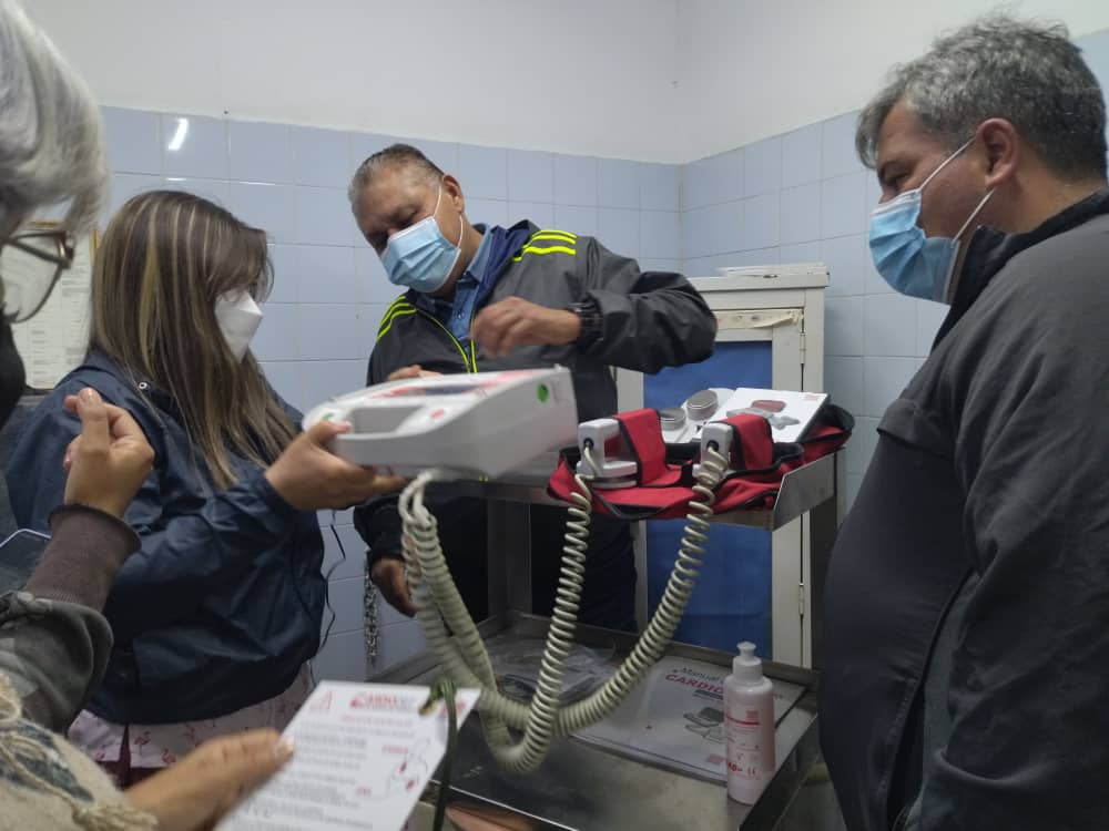 Gobierno de Mérida entregó equipos médicos al hospital de Rangel